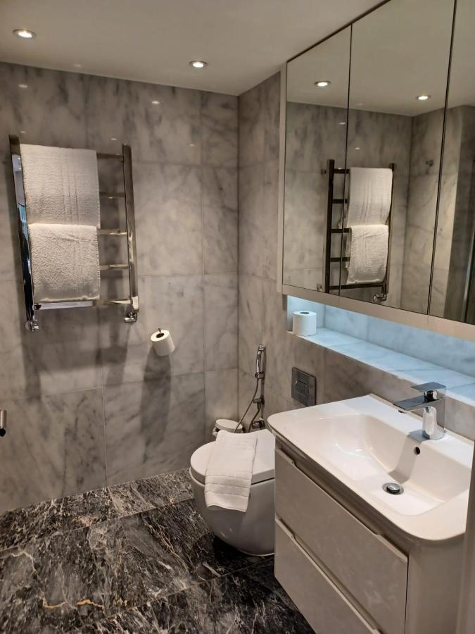 Buckingham Palace Residences By Aeria Apartments ลอนดอน ภายนอก รูปภาพ