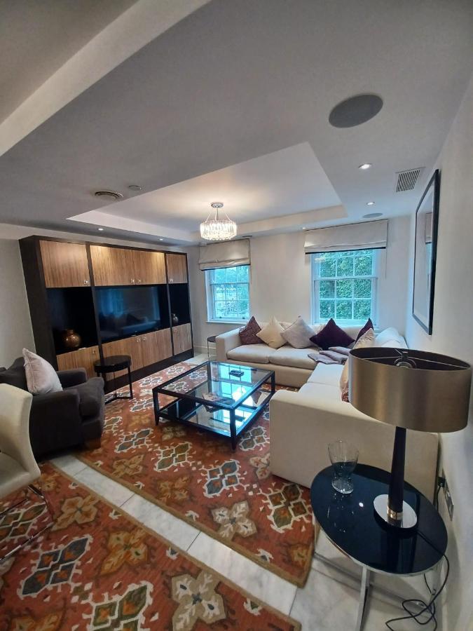Buckingham Palace Residences By Aeria Apartments ลอนดอน ภายนอก รูปภาพ