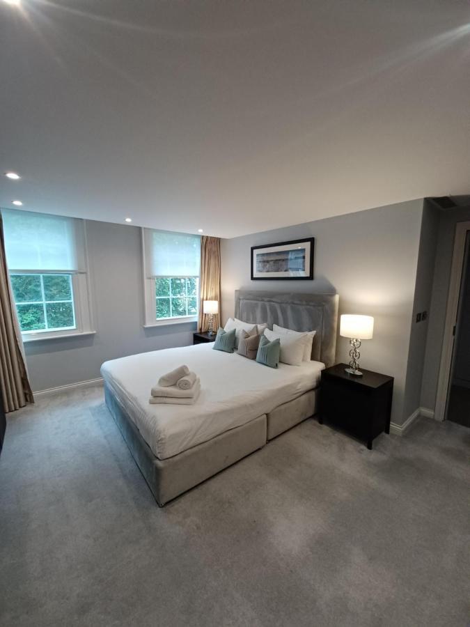 Buckingham Palace Residences By Aeria Apartments ลอนดอน ภายนอก รูปภาพ