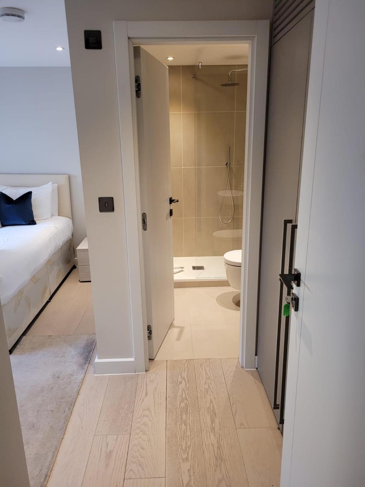 Buckingham Palace Residences By Aeria Apartments ลอนดอน ภายนอก รูปภาพ