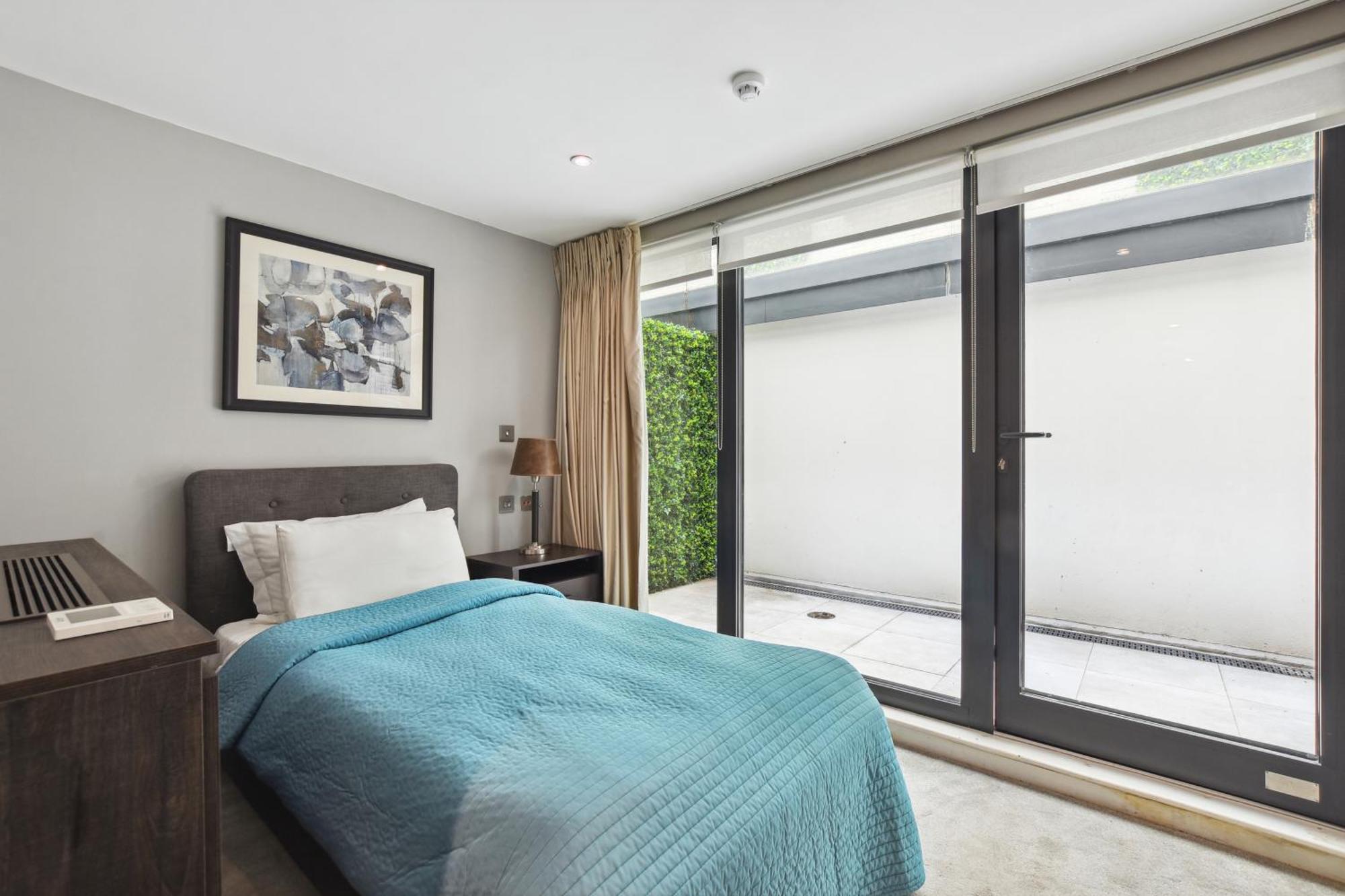 Buckingham Palace Residences By Aeria Apartments ลอนดอน ภายนอก รูปภาพ